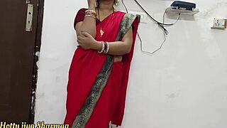 Indian housewife gets fucked by painter at home