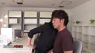 Passionate japanese beauty yui kasuga delivers stunning amateur blowjob experience