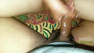 Crot di memek teman sekolahku