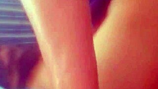 Mi vagina cremosa escurriendo leche mientras me hacen delicioso anal