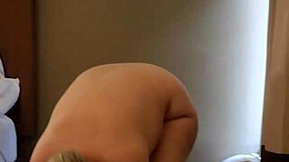 Hot Milf Does Her Morning Nude Yoga Routine