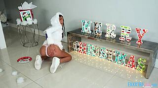 Tis the season to be horny with Sona Bella and Oliver Flynn 😏