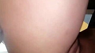 Megdugtam a milfet a fürdőszobában