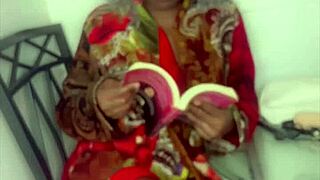 Ε, γιαγιά, λαχταράς αυτό το μεγάλο μαύρο πούτσο 11 ιντσών στο στόμα σου τώρα;