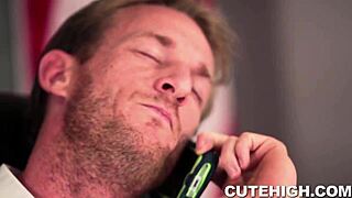 Člověče, umírám touhou vypráskat svou horkou učitelku každý den