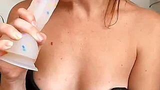 Uhh, deixa eu te guiar pra gozar com lábios de cereja em espanhol... tão quente!