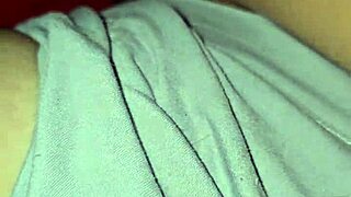 Saya Tak Boleh Berhenti Main Permainan Masturbasi Dengan Emak Tiri