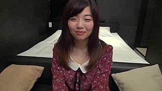 미친! 무수정 아시안 베이브 프리 자브에서 야생으로!