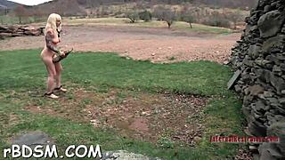 זונה קשורה עושה ליקוק כדורים רטוב ומציצה לזרע