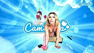 작은 금발 여자 18+가 VR 딜도 플레이로 강한 오르가즘 터져