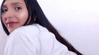 Хей, слаба мацка, спри да учиш и вземи този твърд чук да се отпуснеш