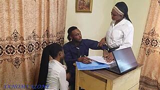 Professor pauzudo fode alunas jovens de quatro depois da aula por notas extras