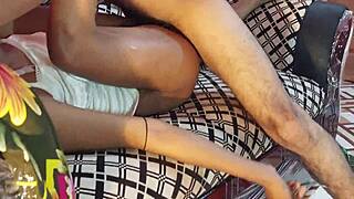 Sledoval som chudé 18+ baby dostávať kurvenie vo divokom 4some s veľkými čiernymi kokmi