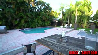 Fratello, facciamo sesso all'aperto con la sorellastra ora!