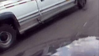 אני צופה בלילה ליוני אקה אליסה מור בסרט בית שלה