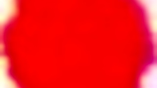 Ε, μπορεί αυτή η κοντοκουρεμένη ώριμη να τον δελεάσει πριν το συμβόλαιο;