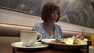 Amatööri indonesialainen pillutön mimmi kuumassa kotipanossa