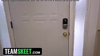 Sakra, nová série TeamSkeet se Summer Vixen v nezbedných 18+ sousedských tajemstvích!