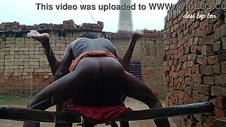 अरे, साली बहू बाहर भीग गई, तो वहीं पर चोद दिए, हॉटेस्ट देसी सेक्स वीड