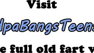 Чувак, у меня эта европейская 18-летняя массажистка скачет на дедушке, ой, то есть трахает его!