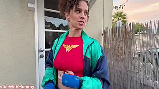 Йо, заварена мама се развихря на ваканция, чука навсякъде из града!