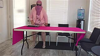 Stor røv hvid milf kontorsekretær fingeret af chef