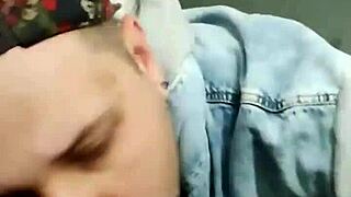 Intensiivinen mamada ostoskeskuksen hätäportaissa Oputospin kanssa