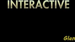 Европске бабе с тетоважама деле курац у групној тројци док бујна не штрцне