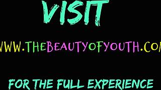 เฮ้ย สาววัยรุ่นเลสเบี้ยน 18+ กำลังกลืนความหวานของกันและกัน