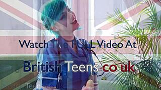 Én vagyok a kék hajú alternatív ápolónő, aki gondoskodik a nagy faszodról ebben a kórházi találkozóban