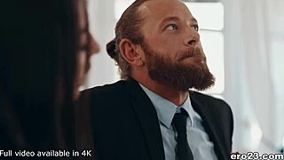 Şanslı Adam Whitney Wright'ın Vücudunu Döndürüyor