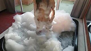 Szpieguję latynoską zdzirę, która dostaje w dupę