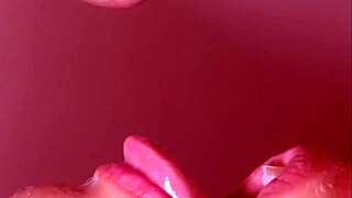 Japanska žena vara z velikimi pičkami, oralom in trdim jebanjem