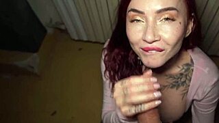 Roșcată letonă muie POV după agățare publică, ea ejaculează călărind pulă groasă!