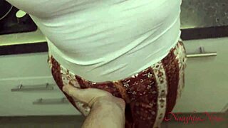 Čistilka vedno dovoli, da jo pofukam za dodatni napoj.