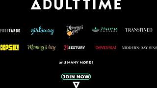 21Sextury - kiihkeä Angelica Heart sormitti perseensä ennen kuumaa anaalia